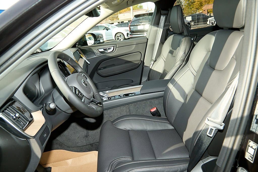 New 2026 Volvo XC60 B5 Ultra w/ Protection Package Premier image 15