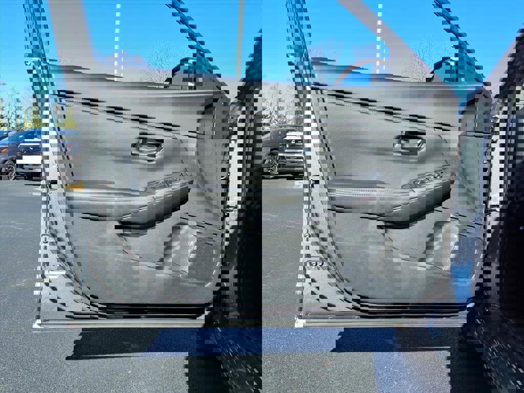 Used 2025 Nissan Sentra S image 7