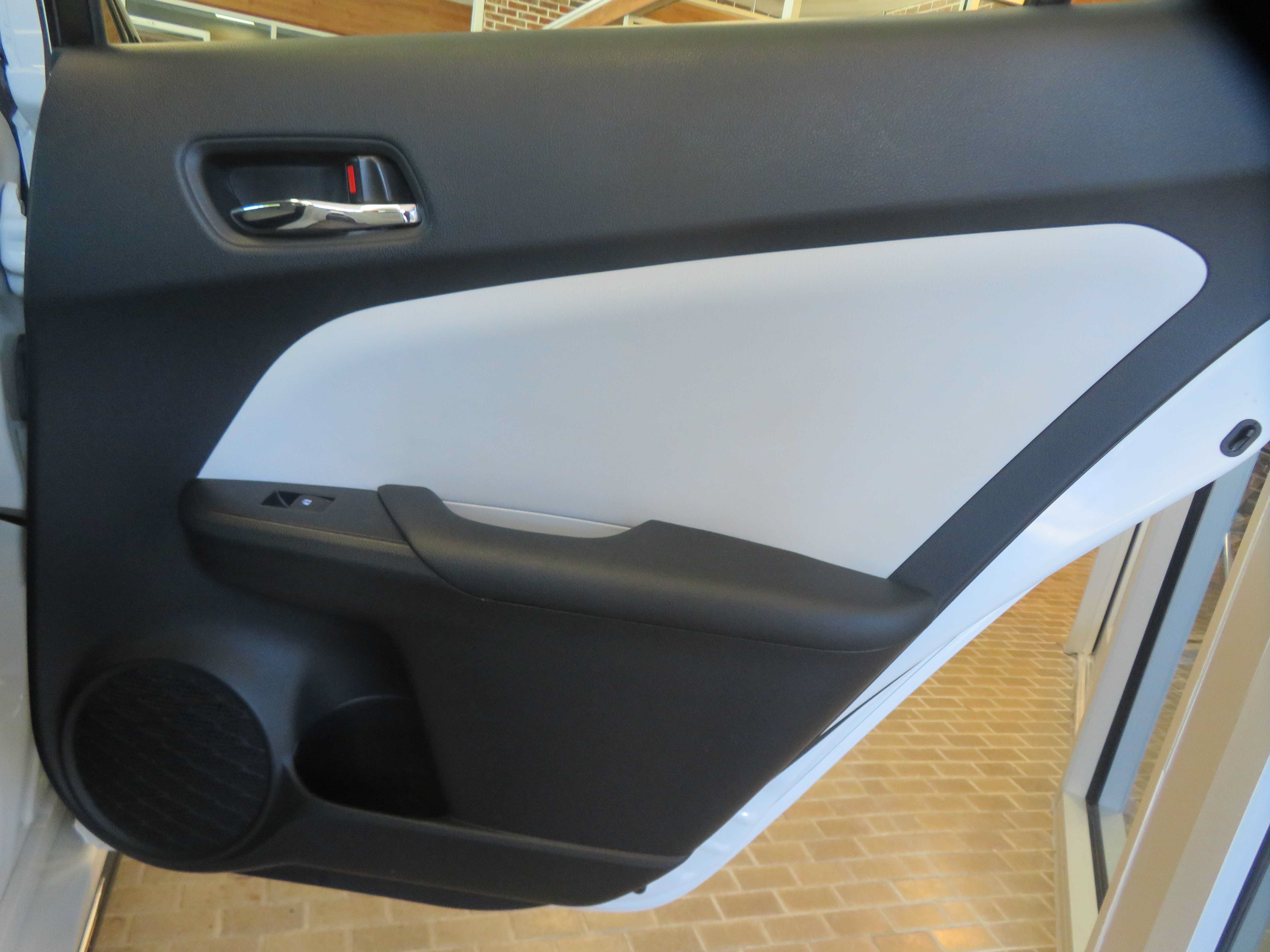 Used 2017 Toyota Prius Four Touring w/ Appearance Package FWD image 20
