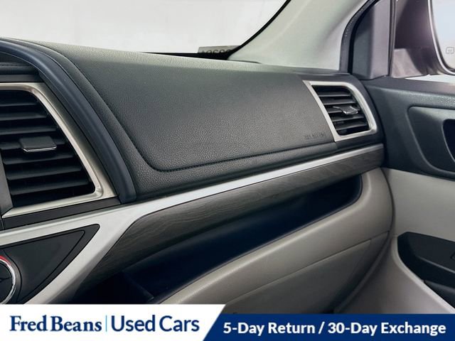 Used 2019 Toyota Highlander Limited image 25