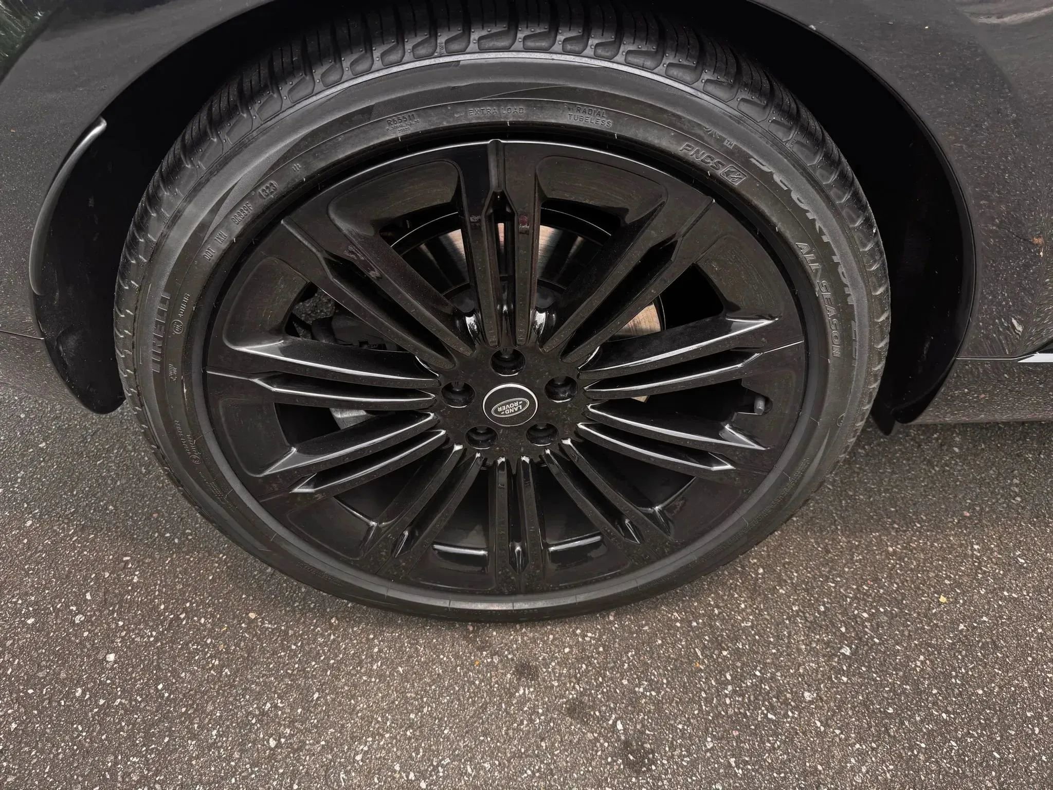 Used 2023 Land Rover Range Rover SE image 16