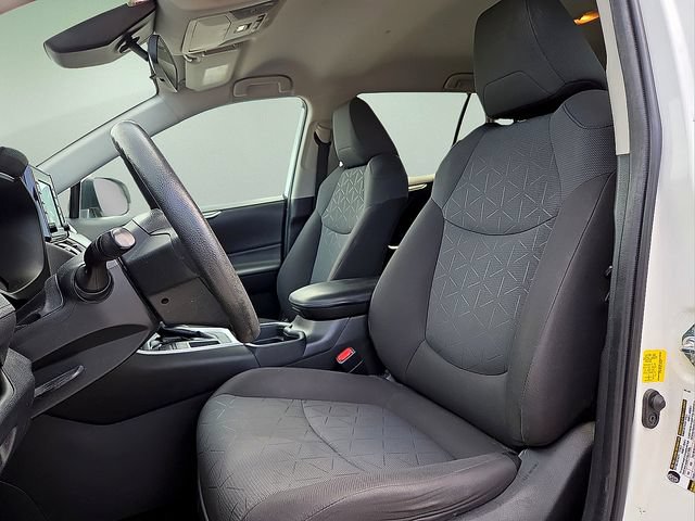 Used 2020 Toyota RAV4 XLE FWD image 16