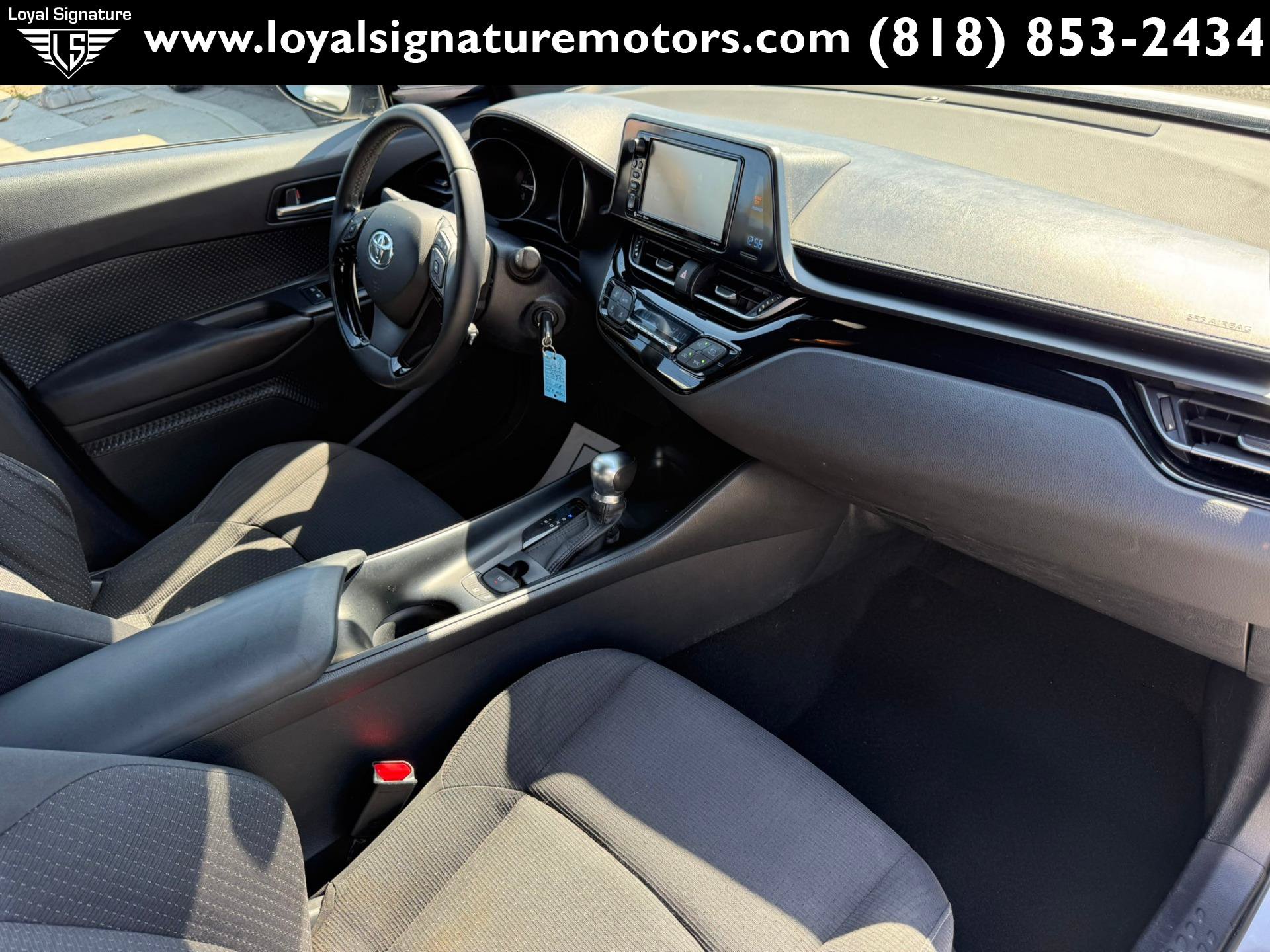 Used 2018 Toyota C-HR XLE FWD image 26