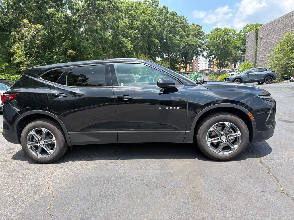 Used 2025 Chevrolet Blazer LT FWD image 6