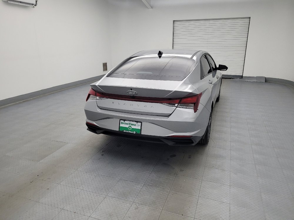Used 2023 Hyundai Elantra SEL w/ Convenience Package image 7