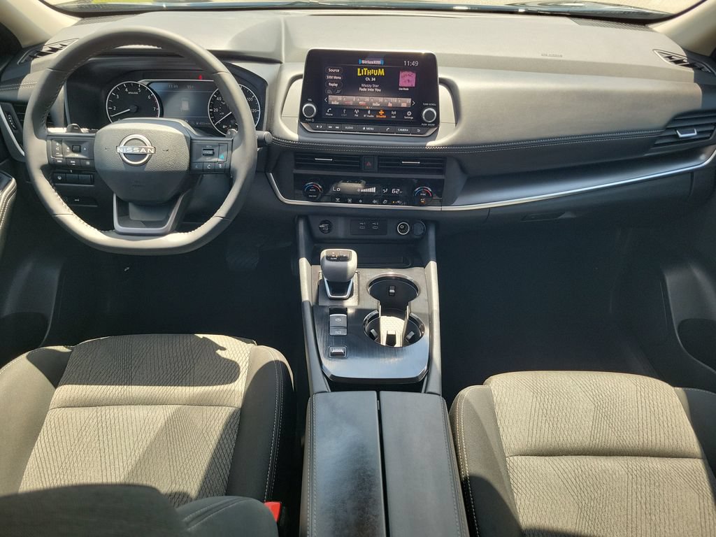 Used 2026 Nissan Rogue SV FWD image 12