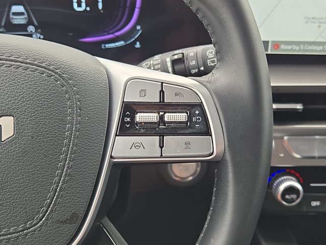 Used 2025 Kia Telluride LX FWD image 57