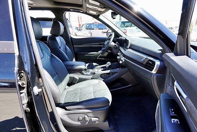 Used 2025 Kia Telluride EX X-Line AWD/4WD image 17