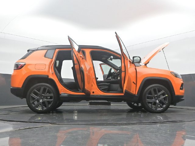 New 2026 Jeep Compass Limited w/ Sun, Sound & Navigation Group AWD/4WD image 61