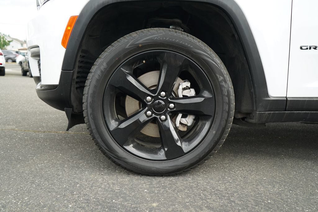 Used 2023 Jeep Grand Cherokee L Laredo AWD/4WD image 27