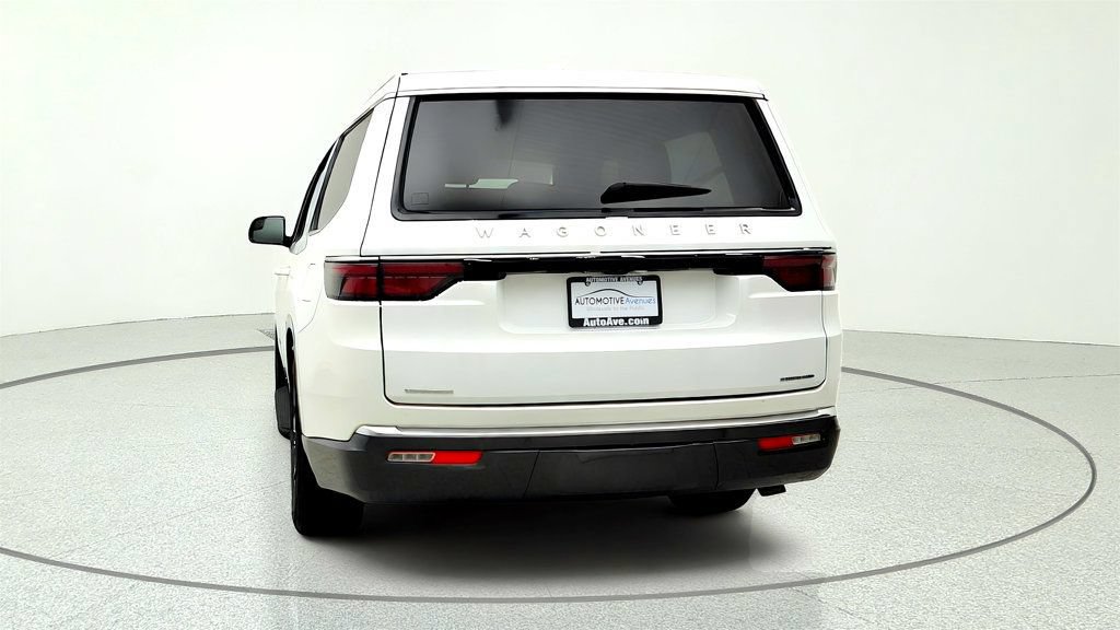 Used 2022 Jeep Wagoneer Series III AWD/4WD image 6