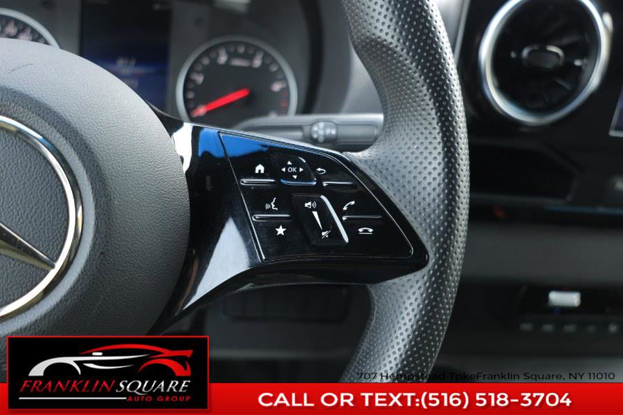 Used 2025 Mercedes-Benz Sprinter 2500 image 33