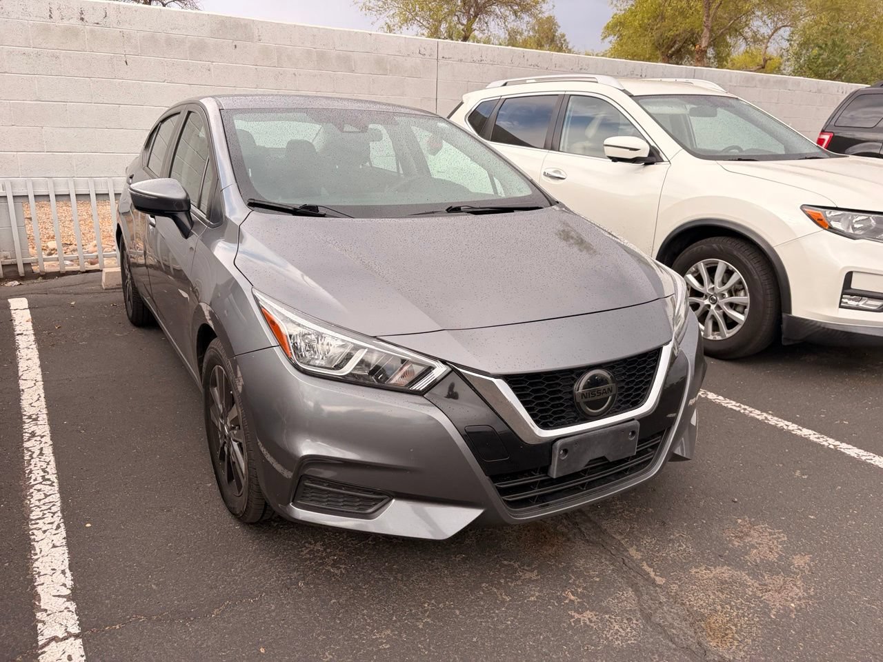 Used 2021 Nissan Versa SV FWD image 4