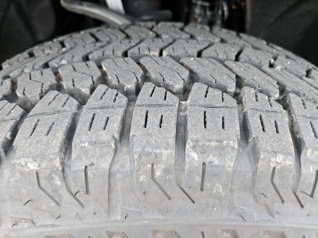 Used 2025 GMC Sierra 1500 AT4 w/ AT4 Premium Package image 27