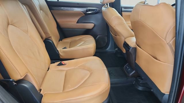 Used 2021 Toyota Highlander Platinum AWD/4WD image 26