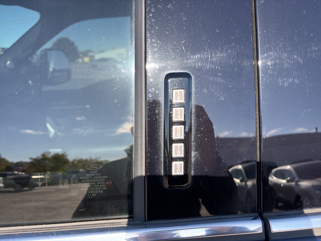 Used 2023 Ford F350 Platinum w/ FX4 Off-Road Package AWD/4WD image 11
