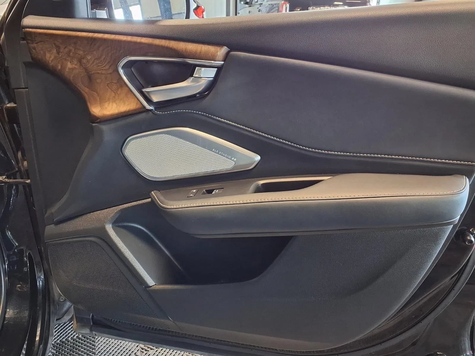 Used 2020 Acura RDX AWD w/ Advance Package image 12