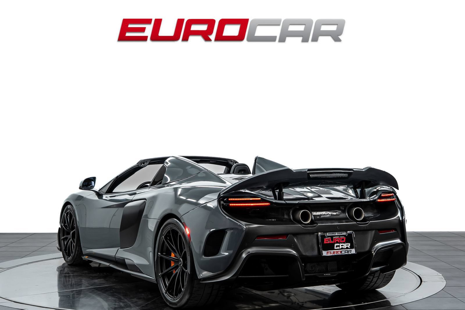 Used 2016 McLaren 675LT Spider RWD image 4