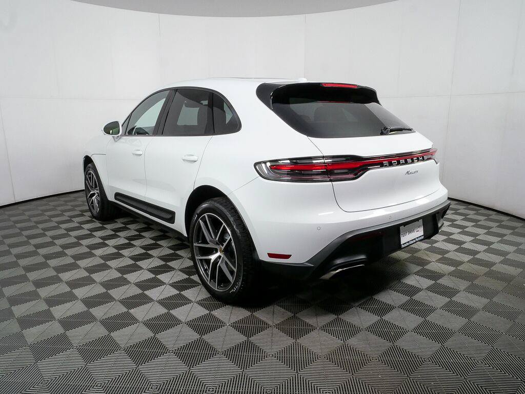 Certified 2026 Porsche Macan Turbo AWD/4WD image 3