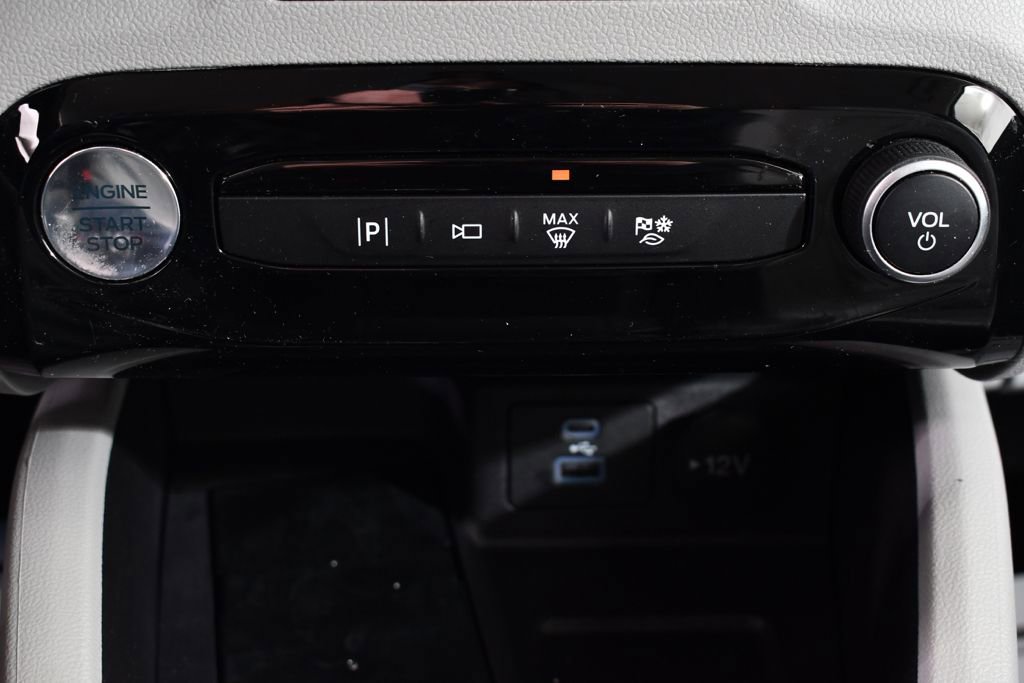 Used 2023 Ford Escape Platinum image 29