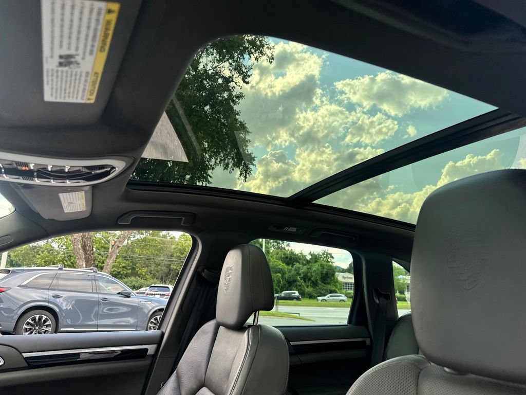 Used 2017 Porsche Cayenne Platinum Edition AWD/4WD image 21