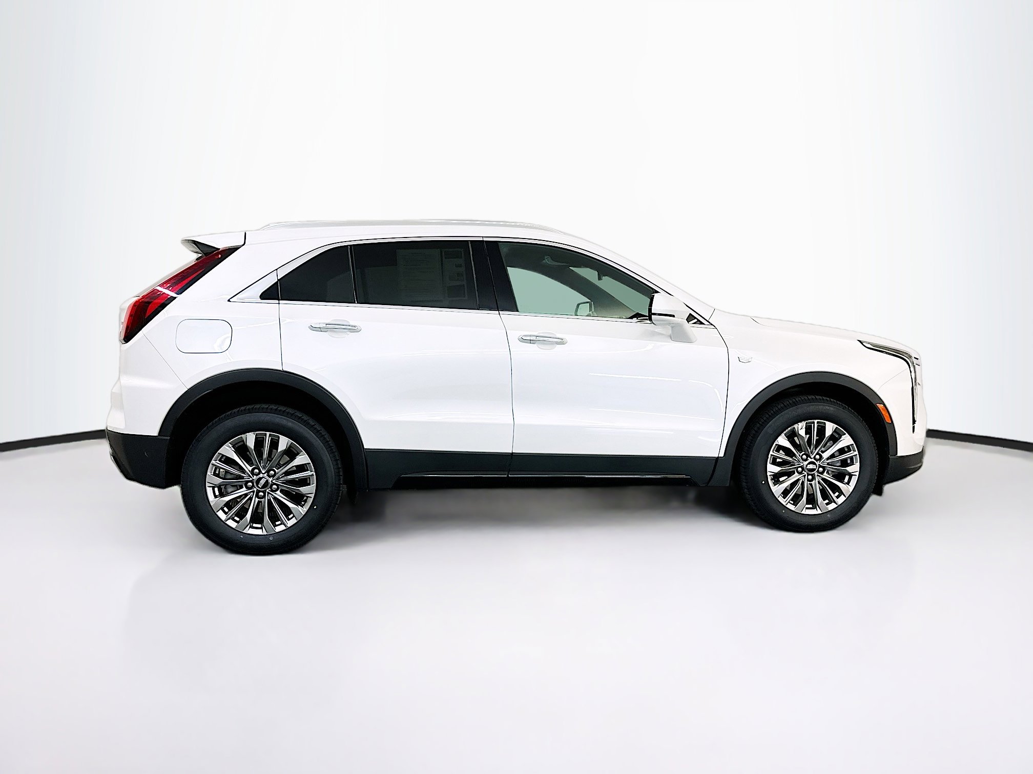Used 2024 Cadillac XT4 Premium Luxury image 10