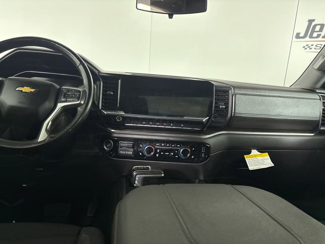 Used 2025 Chevrolet Silverado 1500 LT image 22