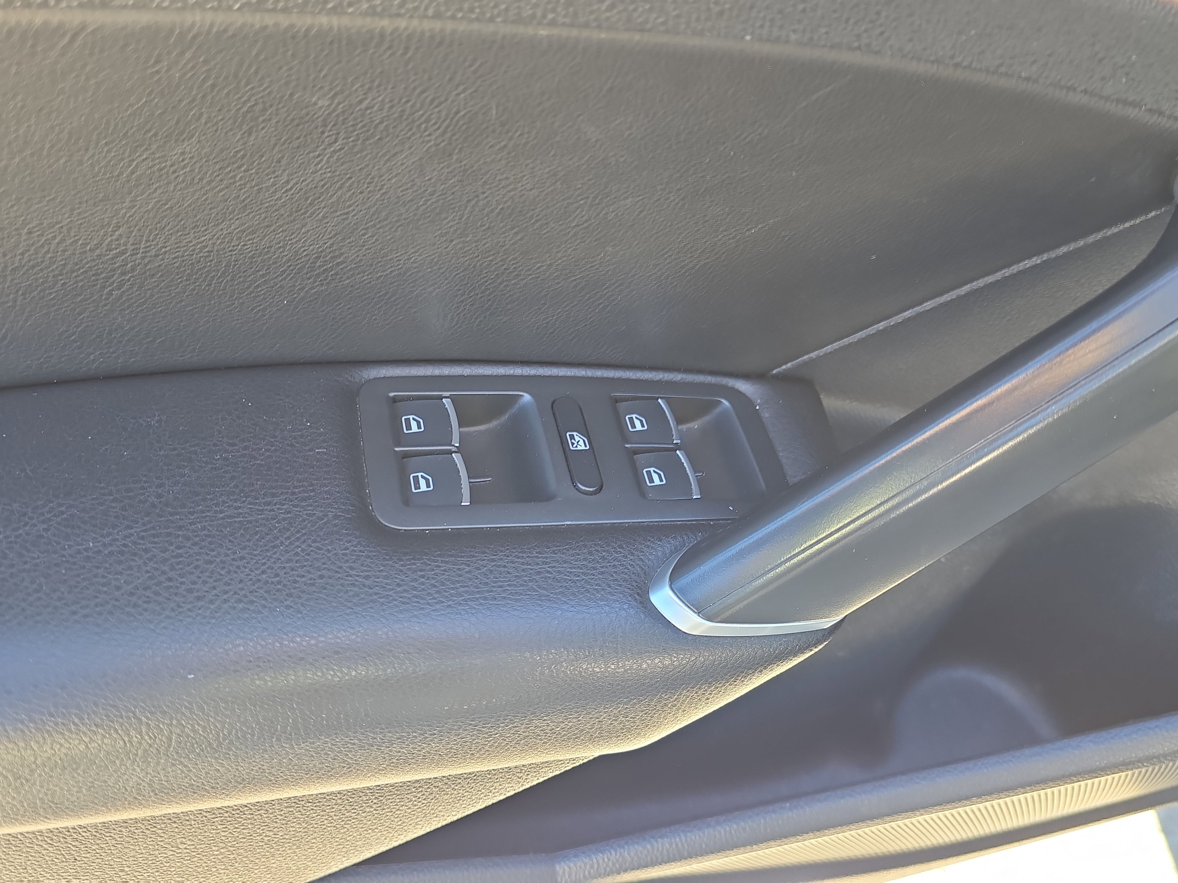 Used 2022 Volkswagen Passat 2.0T SE image 19