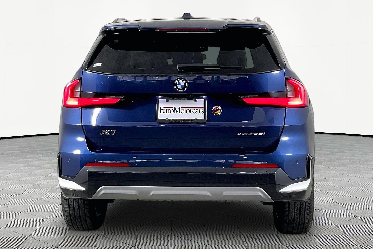 Certified 2025 BMW X1 xDrive28i w/ Convenience Package image 7