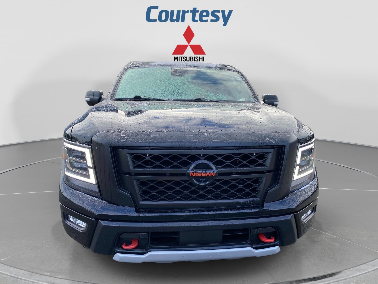 Used 2021 Nissan Titan PRO-4X w/ Pro-4x Convenience Package AWD/4WD image 10