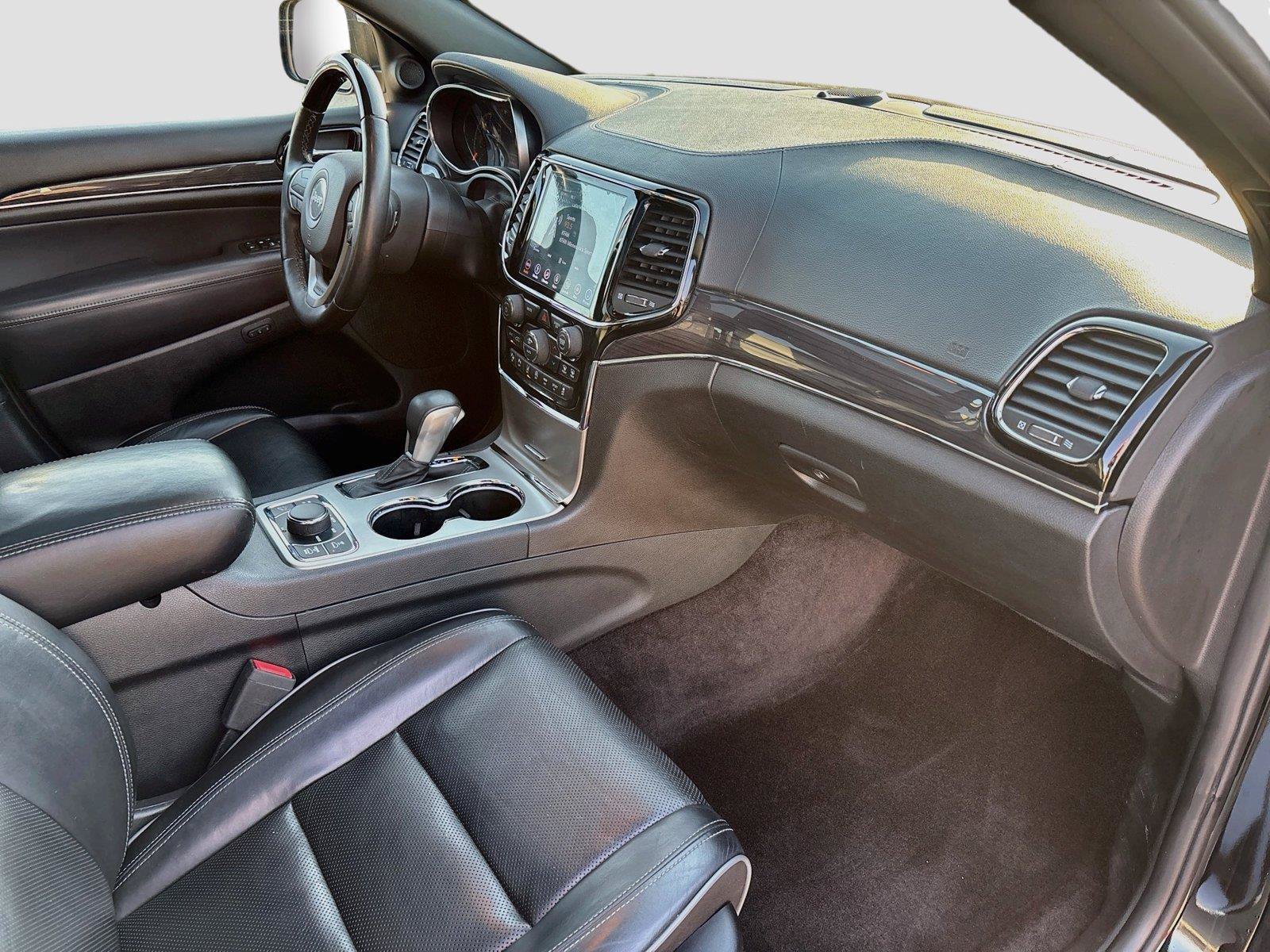 Used 2019 Jeep Grand Cherokee Overland AWD/4WD image 30
