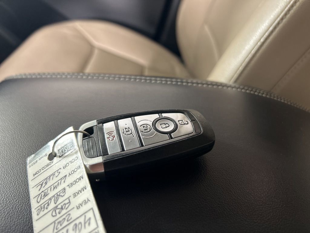 Used 2021 Ford Explorer Limited w/ Equipment Group 301A image 27