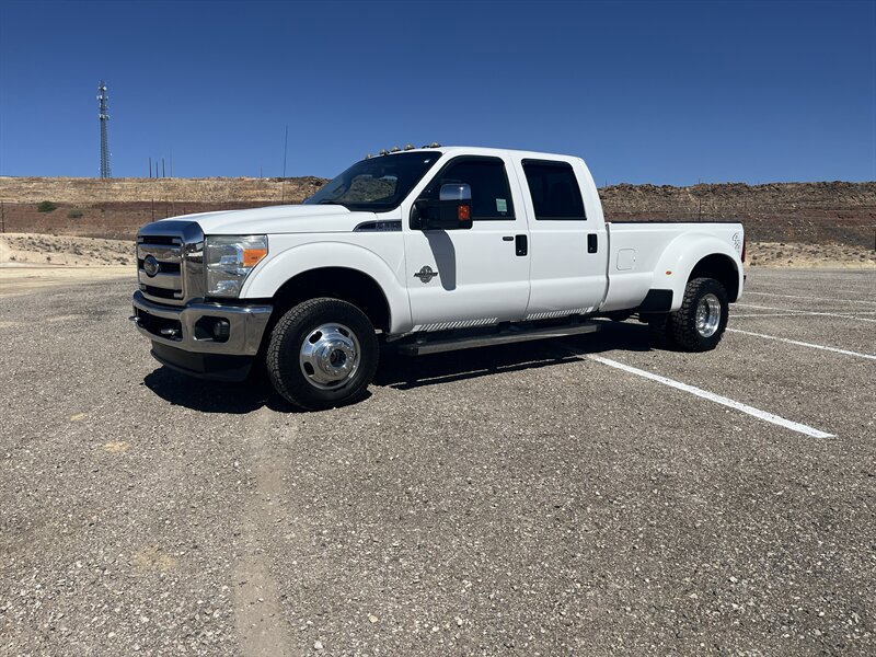 Used 2015 Ford F350 XLT w/ XLT Premium Package image 4