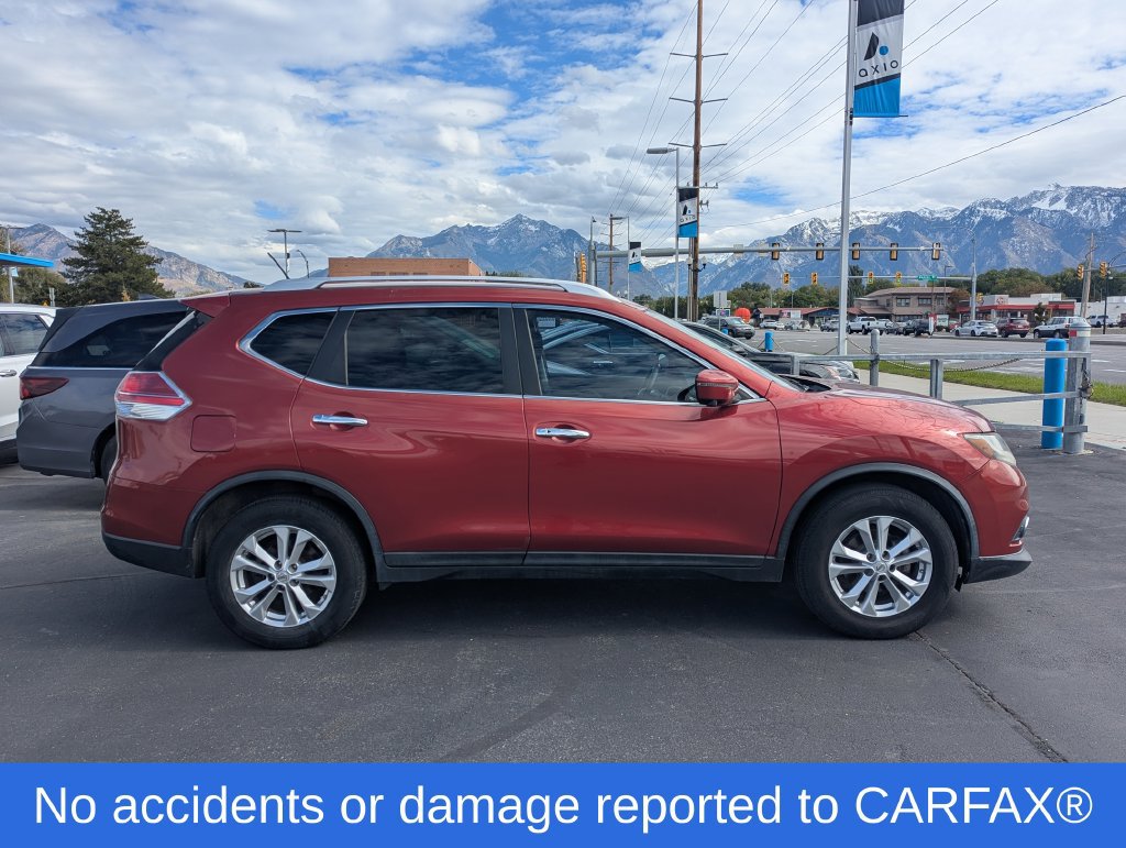 Used 2016 Nissan Rogue SV w/ SV Premium Package FWD image 2