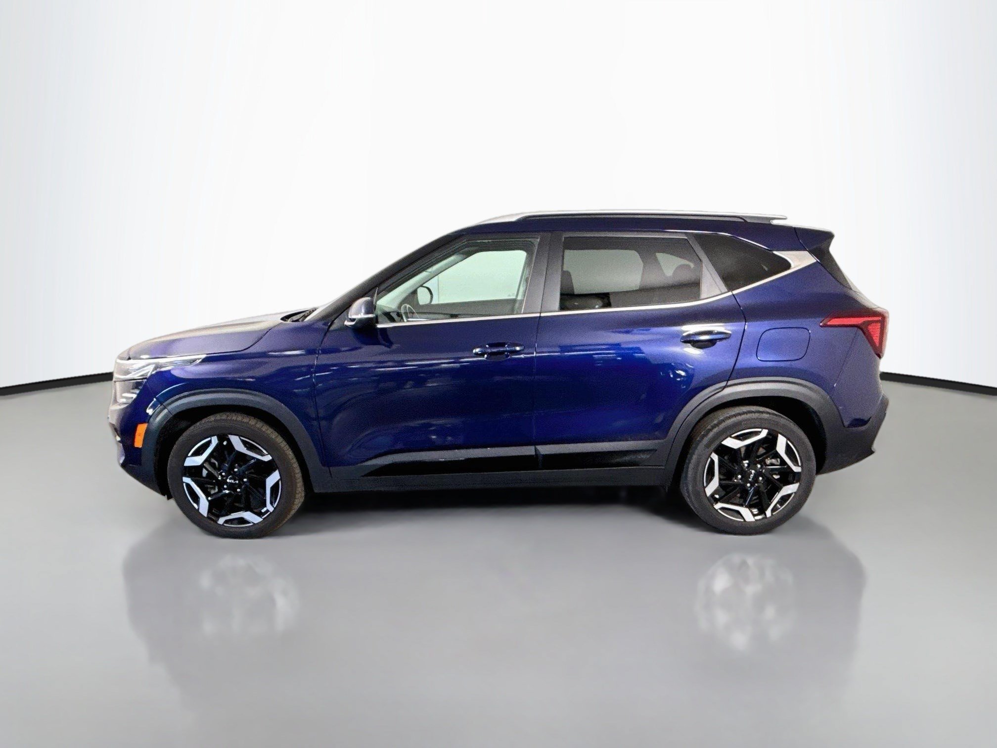 Used 2024 Kia Seltos SX w/ SX Sunroof Package AWD/4WD image 6