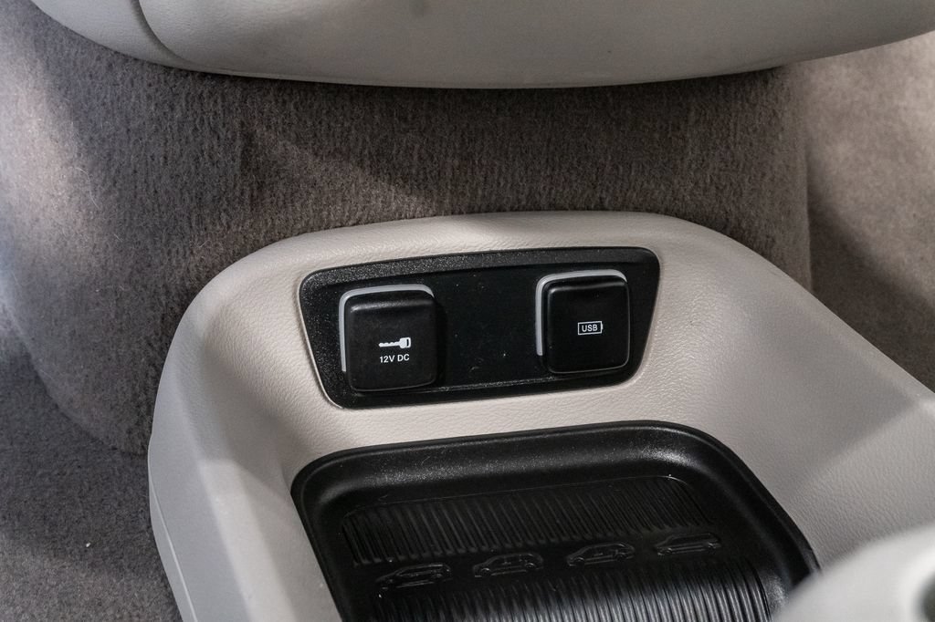 Used 2019 Chrysler Pacifica Touring-L Plus w/ Advanced Safetytec Group FWD image 23