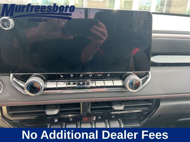 Used 2025 Chevrolet Colorado Z71 AWD/4WD image 6
