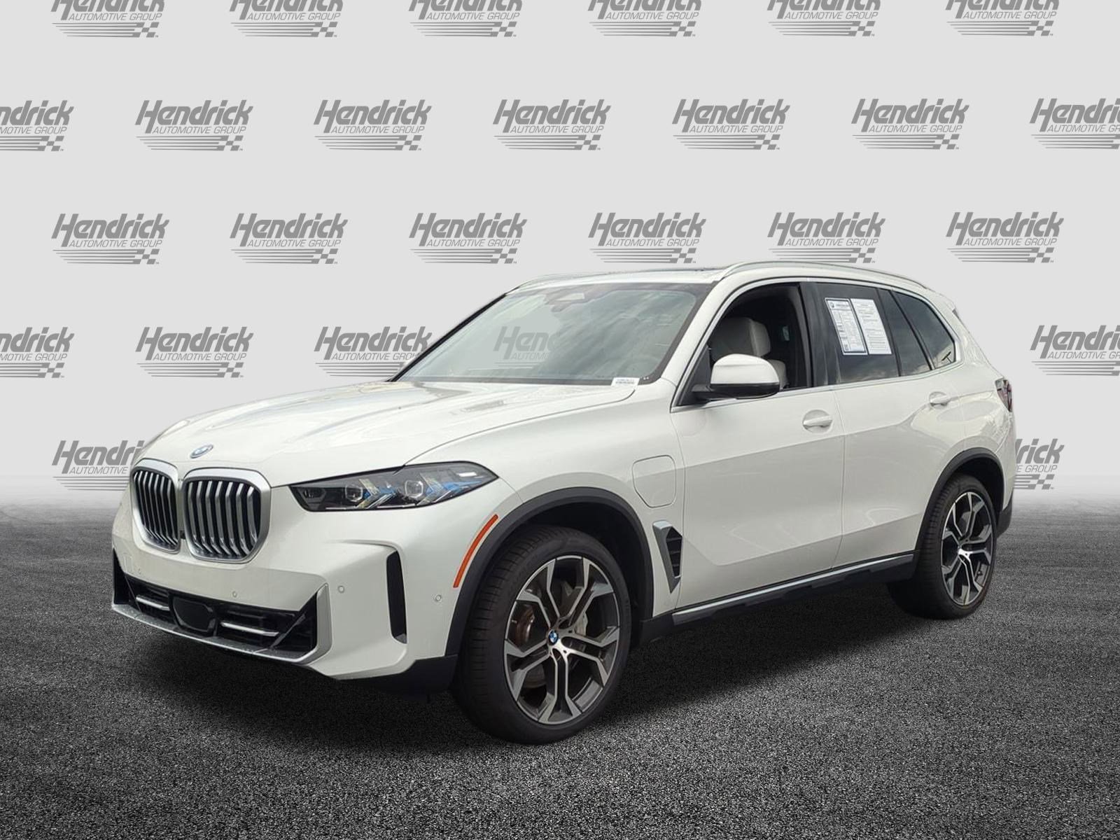 Used 2025 BMW X5 xDrive50e w/ Premium Package image 5