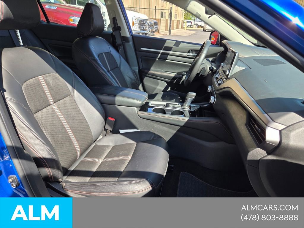Used 2025 Nissan Altima 2.5 SR image 14