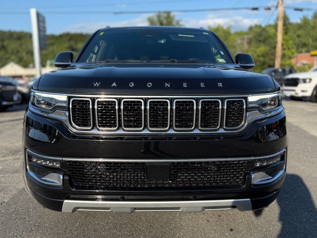 Used 2024 Jeep Wagoneer L Series II w/ Flexible Seating Group image 2