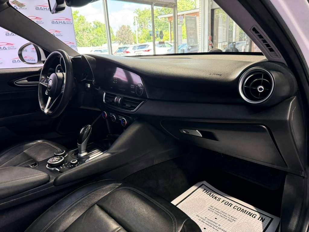 Used 2017 Alfa Romeo Giulia RWD image 61