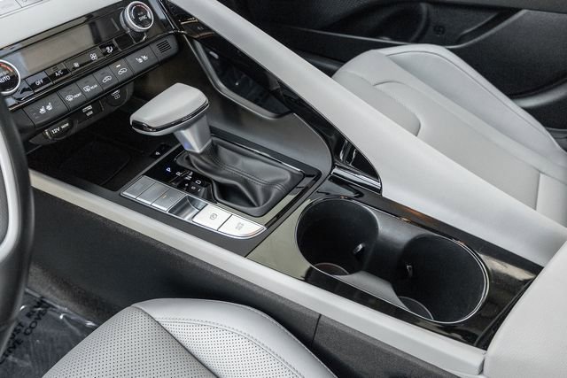 Used 2024 Hyundai Elantra Limited image 10