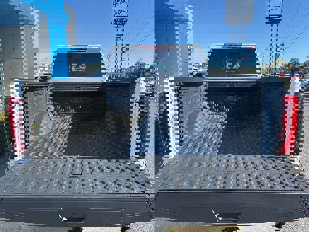 Used 2024 GMC Sierra 2500 SLT image 7