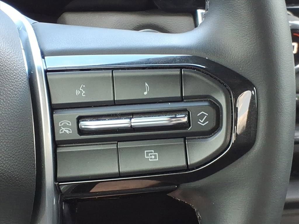 Used 2025 Chevrolet Colorado LT image 13