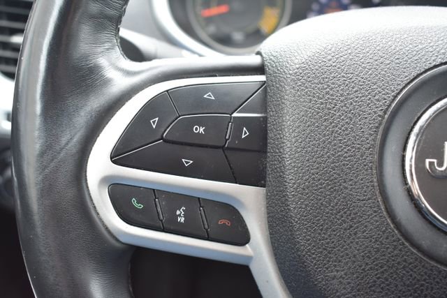 Used 2018 Jeep Cherokee Trailhawk w/ Cold Weather Group AWD/4WD image 22