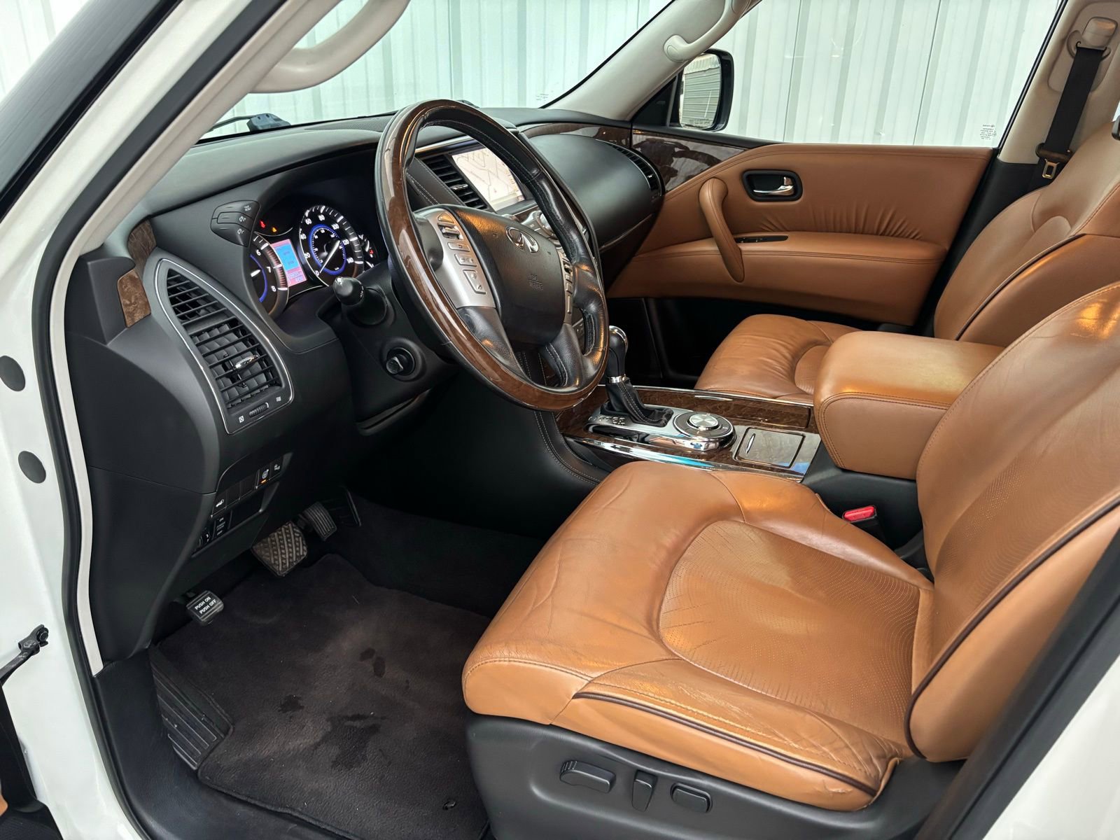 Used 2016 INFINITI QX80 2WD w/ Signature Edition Package image 16