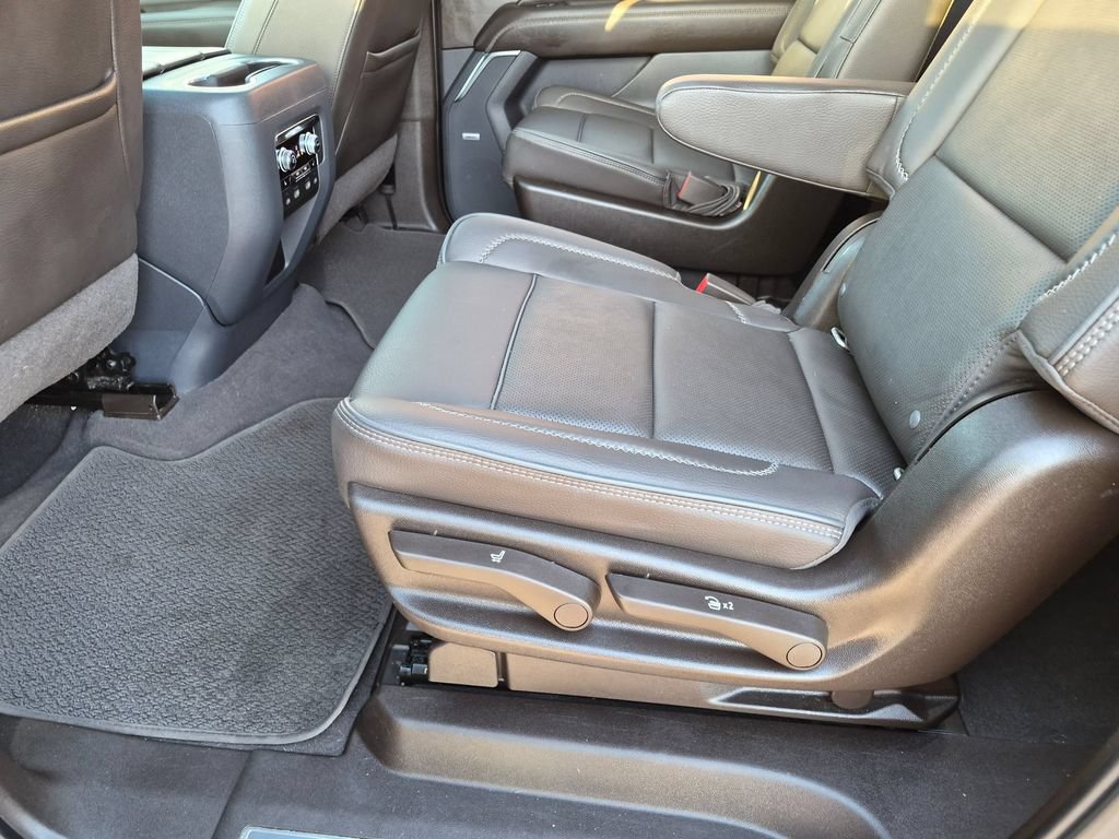 Used 2021 GMC Yukon XL Denali w/ Denali Premium Package AWD/4WD image 26