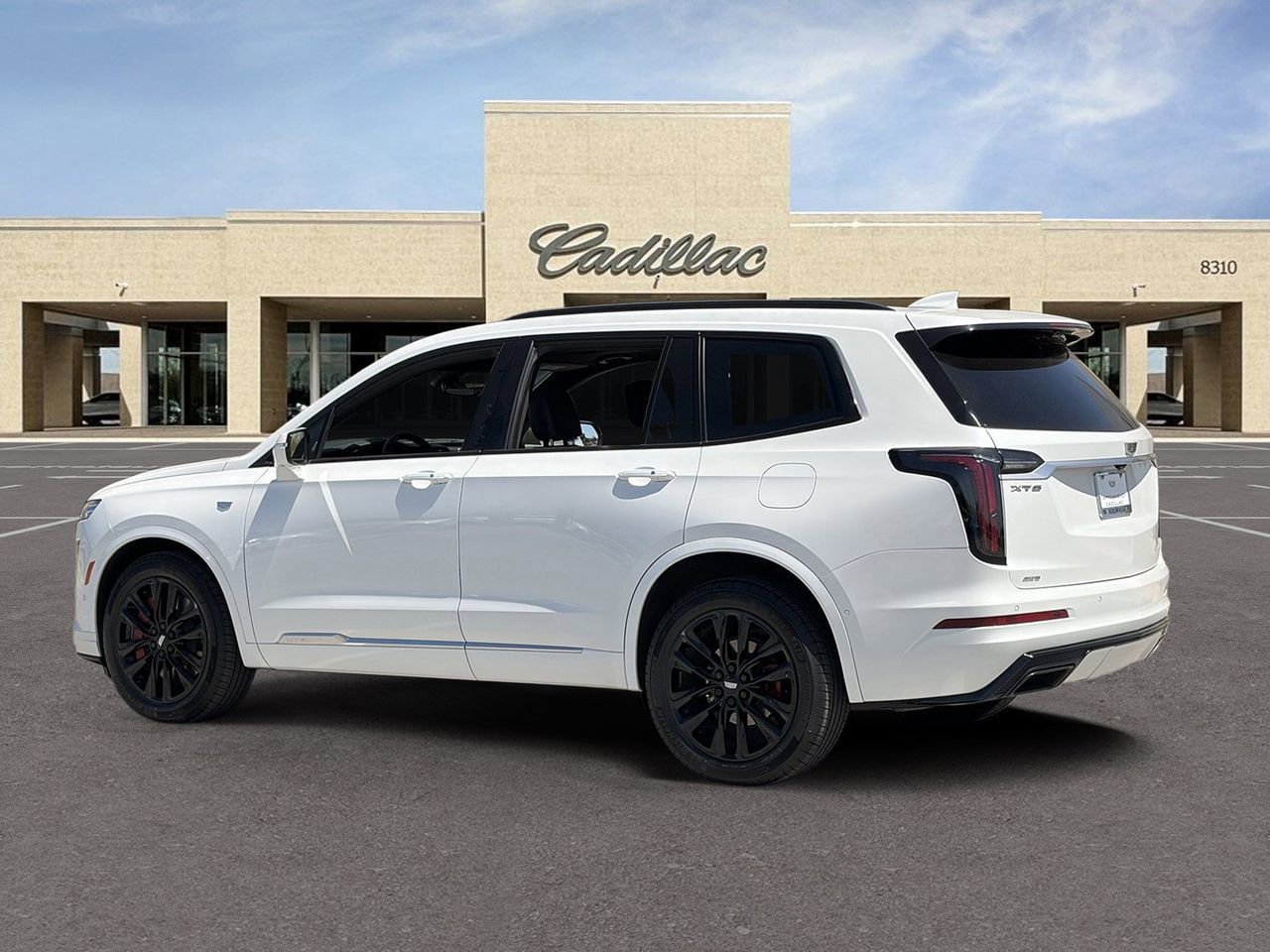 Certified 2023 Cadillac XT6 Sport w/ Platinum Package AWD/4WD image 7
