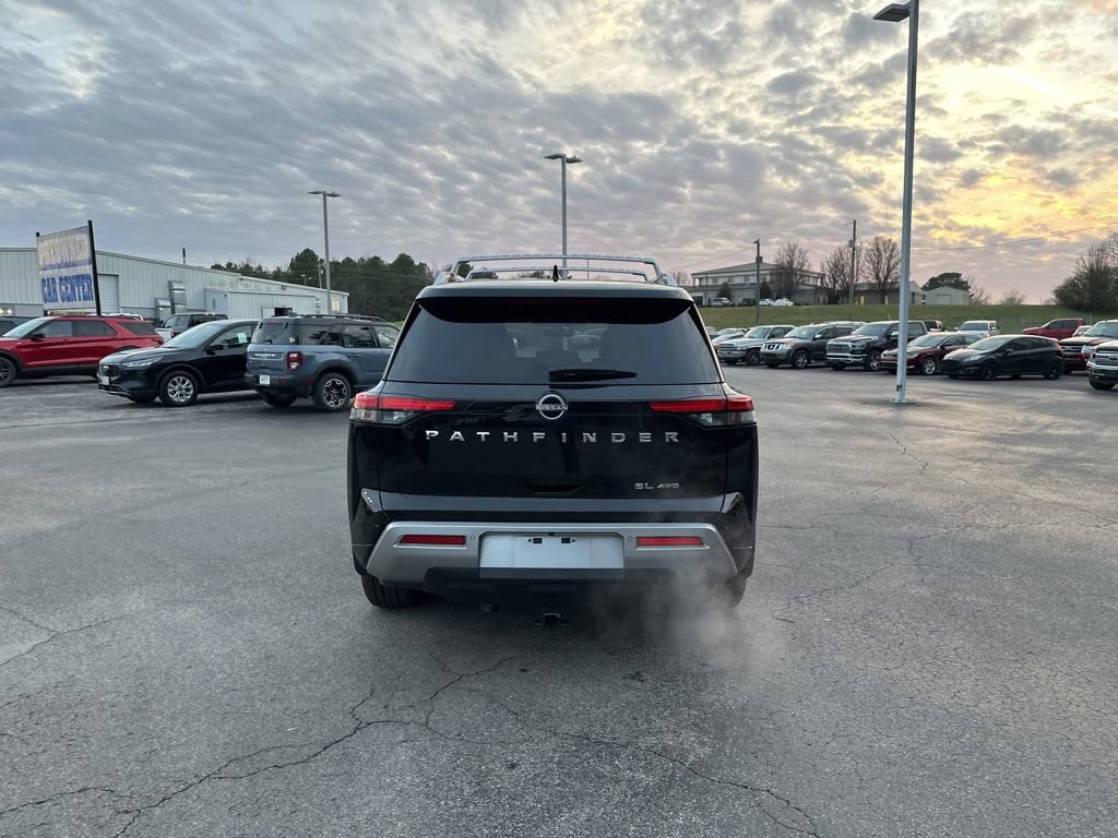 Used 2023 Nissan Pathfinder SL image 4