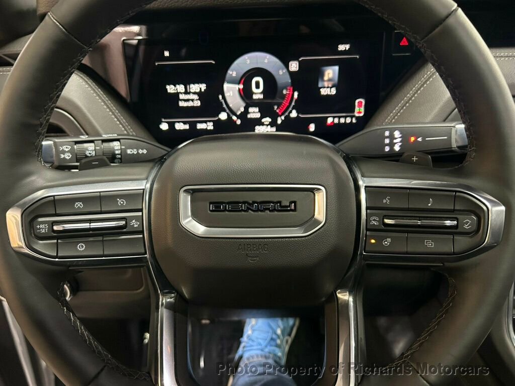 Used 2025 GMC Yukon Denali w/ Sun & Power Step Package AWD/4WD image 19